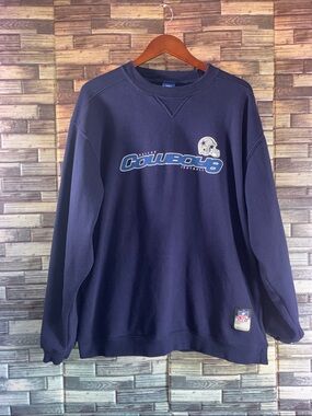 EUC Reebok Large NFL Dallas Cowboys Navy Crewneck Sweatshirt with Helmet Graphic